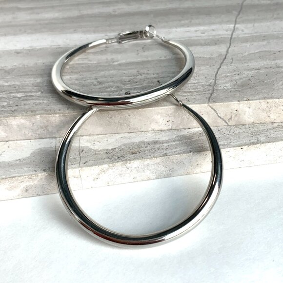 New ~ Anthropologie Gradual Hoop Earrings - Picture 12 of 13